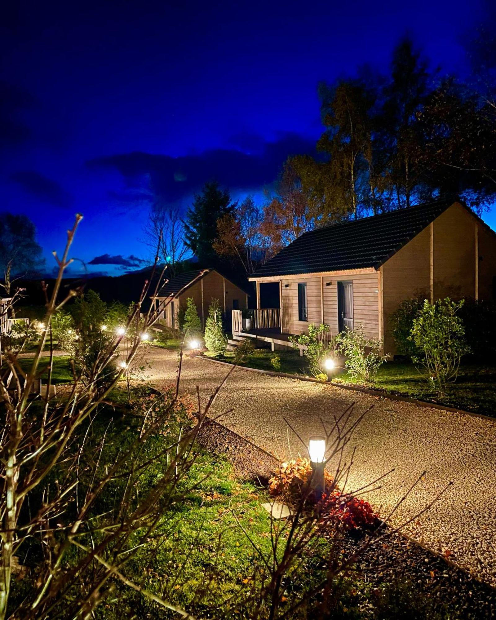 Domaine Les 2 Mondes Hotel Aydat Exterior photo